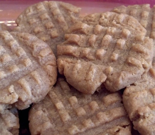 Peanut Butter Cookies - A delicious American recipe!